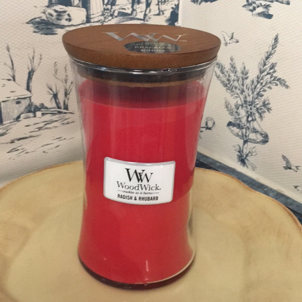 Woodwick large 21.5oz candle 'Radish and Rhubarb'
